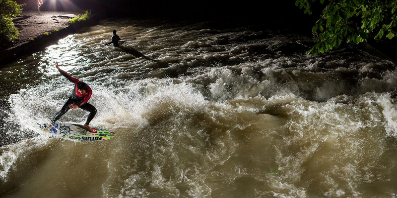 Fichier:Eisbach river 4.bmp