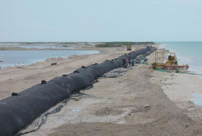 Erosion geotube 03.jpg